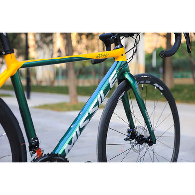 Bicicleta de carretera de aleación de aluminio de 22 velocidades R7020 700C Bicicleta para hombres ligera y avanzada