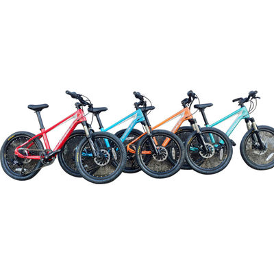 Bicicleta de montaña de 20 pulgadas para niños de 7 a 10 años con suspensión de tenedor y un peso de 11 kg