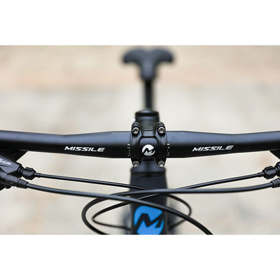 Bicicleta de montaña de carbono con horquilla delantera de aleación de magnesio