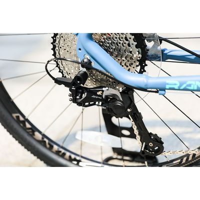 Bicicleta de montaña con ruedas y pedales de 27.5 "