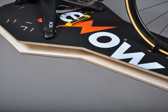 Tabla de entrenador eléctrico portátil negra para equipos de entrenamiento de ciclismo en interiores