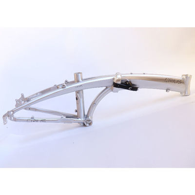 Actualice su bicicleta de 16 pulgadas con nuestro marco de bicicleta plegable de titanio de 2900 g. No se arrepentirá.