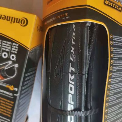 Las bicicletas de carretera deben tener neumáticos de bicicleta duraderos de 700x25c con buen rendimiento