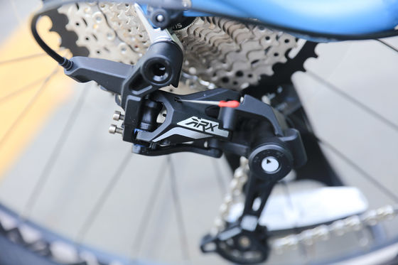 150KG Capacidad de carga 29 pulgadas Bicicleta de montaña de fibra de carbono con 30 marchas de velocidad y diseño