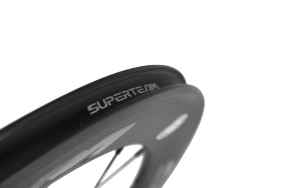 Experimenta el poder de las ruedas de fibra de carbono 700C para bicicletas de carretera La elección perfecta