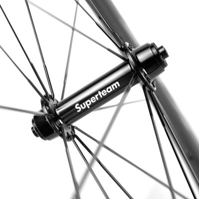Conjunto de ruedas de bicicleta de carretera de fibra de carbono de 45 mm personalizable 700c 20 24h R13 Hub Ruedas de carbono