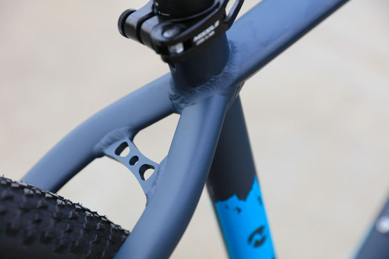 Bicicleta de montaña ajustable para adultos 13.9kg Peso de la bicicleta Frente y freno de disco trasero