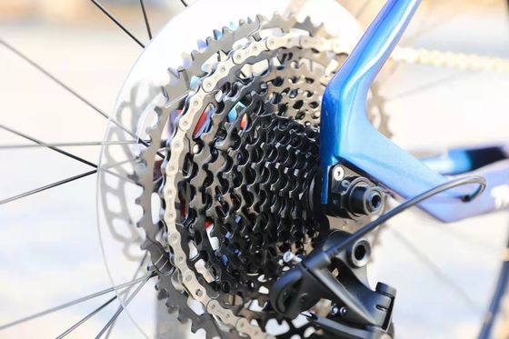 Bicicleta de montaña asequible de 11 velocidades con suspensión de tenedor y amortiguador no trasero de marco duro