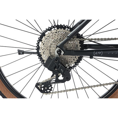 Bicicleta de montaña de fibra de carbono equipada con freno de disco hidráulico y tenedor de suspensión de acero