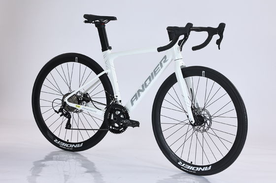 Bicicleta de carreras asequible para los compradores conscientes del presupuesto