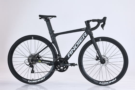 Bicicleta de carreras asequible para los compradores conscientes del presupuesto