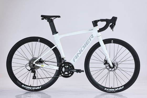 Bicicleta de carreras asequible para los compradores conscientes del presupuesto